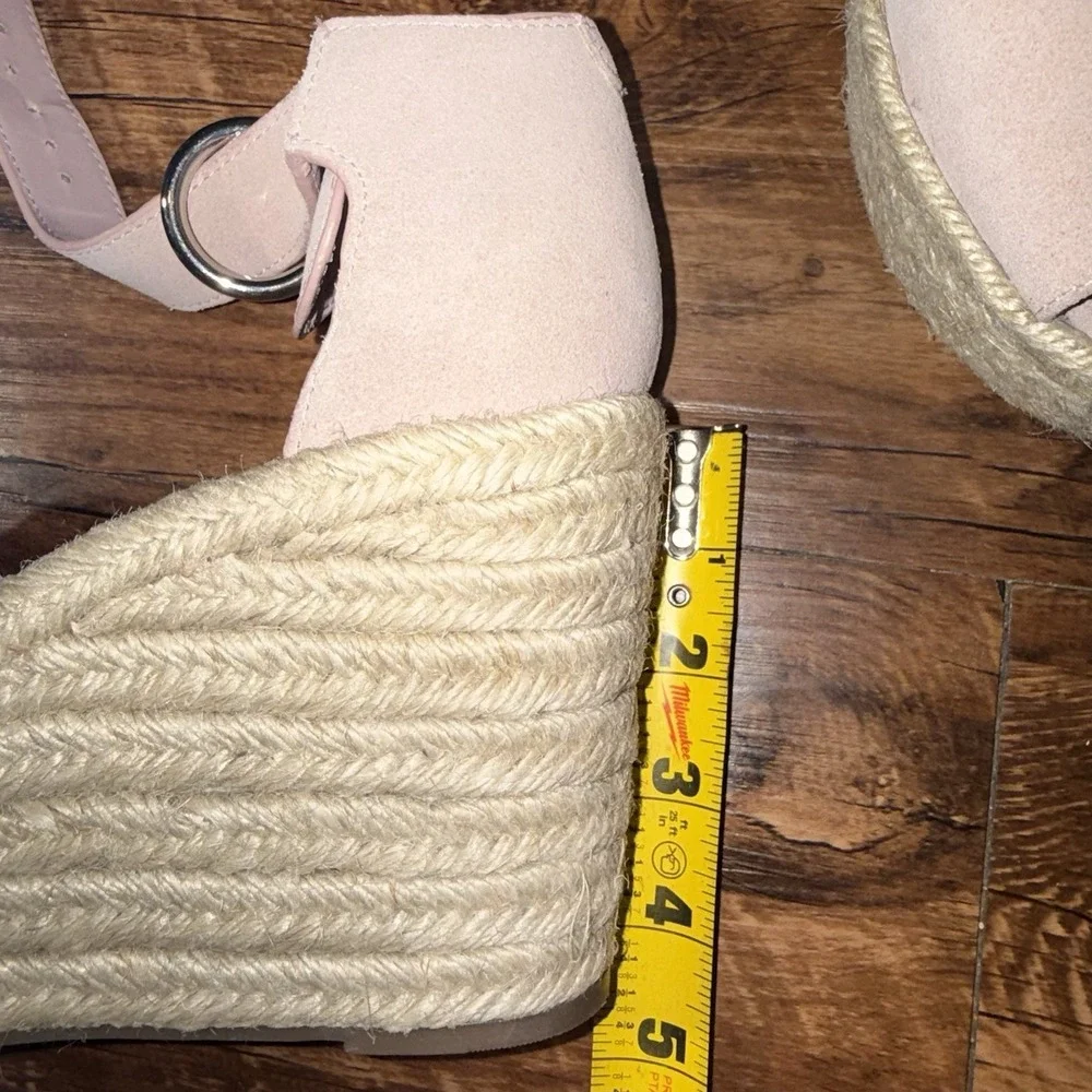 Marc Fisher size item